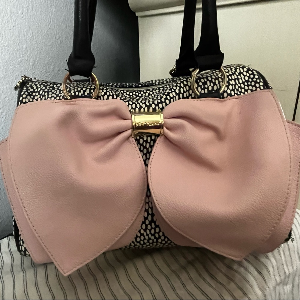 🎀. Like NEW Betsey Johnson Bow purse 🎀